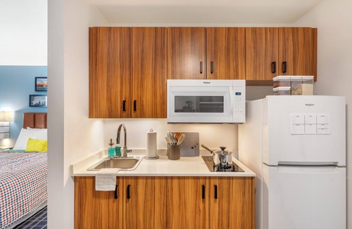 Greater Palm River Point CDC Hotel | Uptown Suites Extended Stay Tampa FL – Riverview