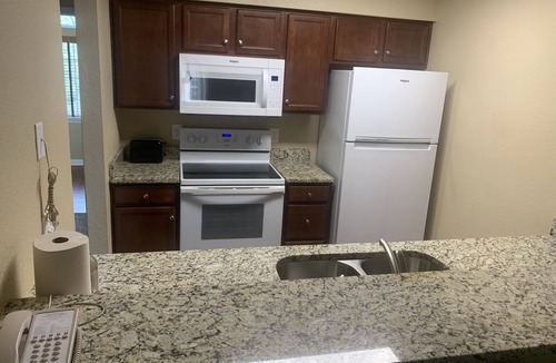 Berkeley House | Vacation to remember! Huge resort 4br for 12 near all attractions. Pools, tennis