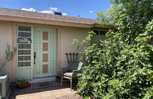 Cottonwood-Verde Village Apartment | Verde River Hilltop Gem - Tranquil, artistic and close to everything