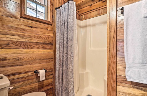 Vinemont Cabin | 'Victoria Farms' Vinemont Vacation Rental!