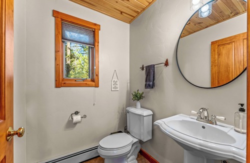 Grand View Highlands Cabin | Views! 4k SqFt! Gym! Hot tub! 4 King Suites+BunkRm