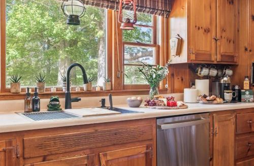 Gilford House | Wagner Ranch Lake Winni, Gunstock & BNH Pavilion