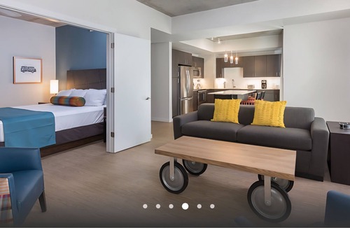 West End Resort | Walk to ACL Downtown Wyndham Studio Deluxe Rooftop Pool 10/03-10/06