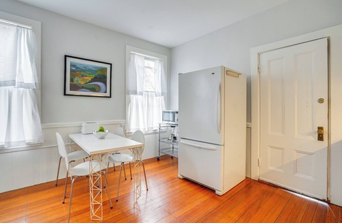 Mid-Cambridge Apartment | Walk to Harvard Square: Apartment in Cambridge