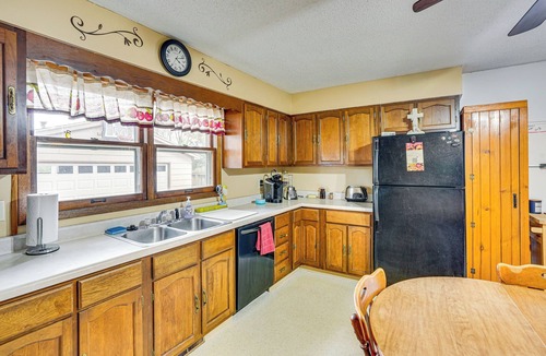 Sioux Falls House | Walk to Parks & Greenway: Sioux Falls Getaway!