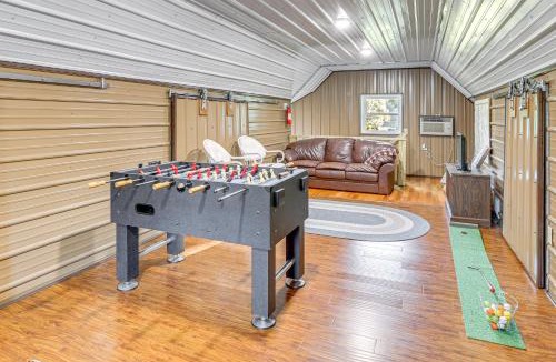 Mankato House | Walk to Spring Lake w/Waterpark: Family Retreat!