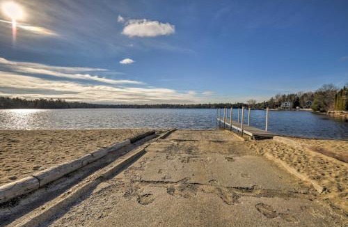 Moultonborough House | Walk to Water: Lake Winnipesaukee Home w/Hot Tub