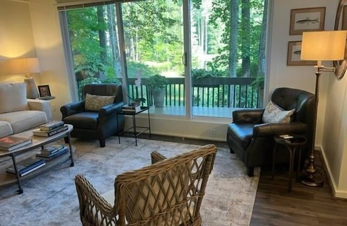 Sapphire Villa | Water's Edge of Sapphire Valley