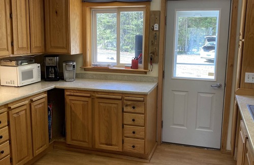 Glover Cottage | Waterfront cottage on beautiful Vermont lake