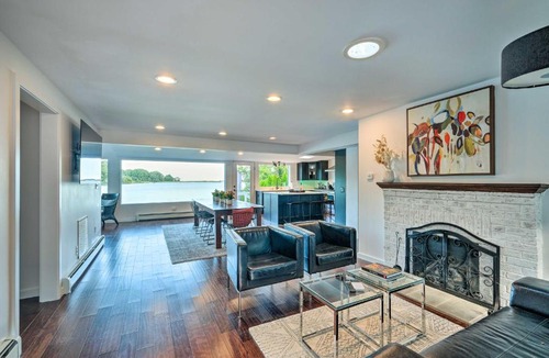 Deale Beach House | Waterfront Deale Home with Hot Tub and Bay Access