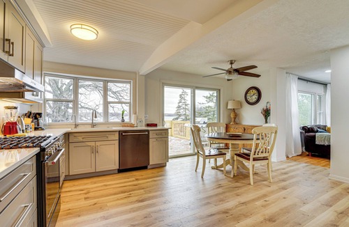 Maple Grove Cottage | Waterfront Eagle Lake Home w/Yard & Deck