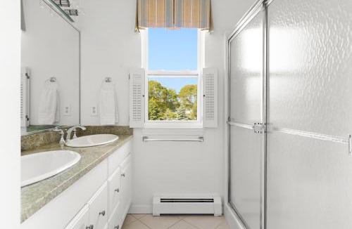 Stonington House | Waterfront Estate w Hot Tub, Dock & Kayaks