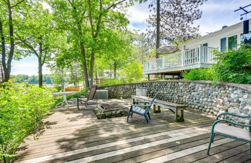 Gladwin House | Waterfront Gladwin Home w/Deck + Fire Pit!