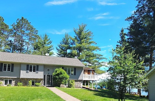Minong House | Waterfront house on Lake Nancy, WI. Explore the absolute best of the Northwoods.