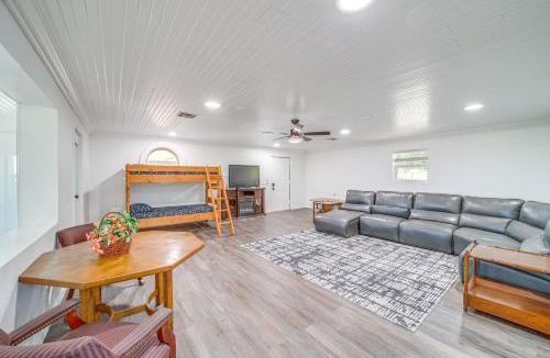 Hoyt House | Waterfront Lake Eufaula Home: Dock & Beach Access!