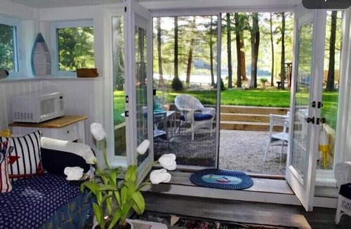 Plymouth Apartment | Waterfront Quiet Retreat, Plymouth, Pet Paradise, Private Beach, Sleeps 4