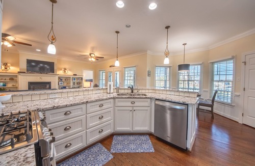 Urbanna House | Waterfront retreat w/pool, dock & fire pit in Urbanna. BRING YOUR BOAT!