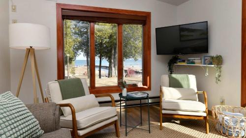 Ellison Bay House | Waters End Cottage by Simple Life Rentals