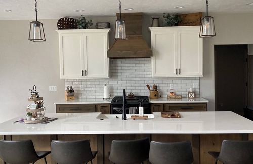 Butte Des Morts House | Welcome 2026 EAA travelers! Charming 3-bedroom house in Oshkosh with WiFi, AC