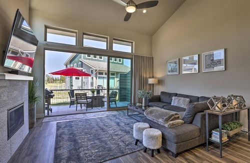 Rendezvous House | Welcoming Modern Cabin: Free Resort Shuttle right outside!