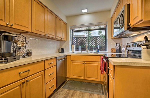 Davis Apartment | Well-appointed Condo Across Street From UC Davis!