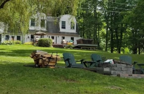 Whitehall House | Well Appointed Lakehouse - Family fun