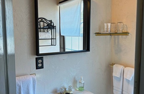 Westfir Cabin | Westfir Lodge & Mountain Market