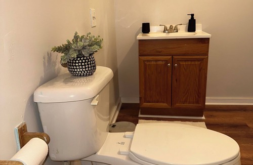 West New Haven Apartment | Westville Gem - Stylish 1BR Retreat -Private 3rd Floor Stay