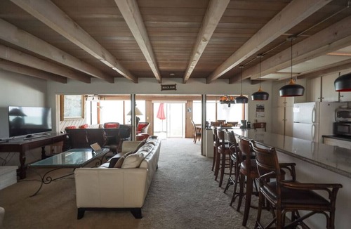 Capistrano Beach House | Whale Rock House Beach Front 1st/2nd Floors 16 MAX (STR#03-2662)