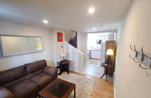 Downtown Baltimore House | What did the 'Lemmon' say to the Lime? "Sour you doing?"