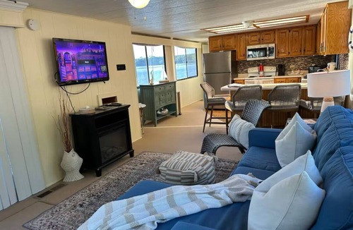 Talladega Boat Rental | “Whatever Floats Your “House” Boat” AC,Heat