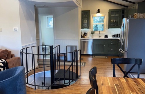 Newbury House | Whispering Pines - Your Stylish Nature Retreat