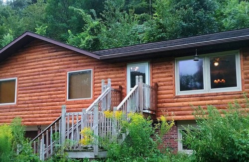 Lansing Cabin | White Pines w/ Hot Tub & Swimming Pond