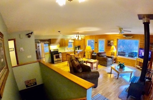 Lansing Cabin | White Pines w/ Swimming Pond & Hot Tub
