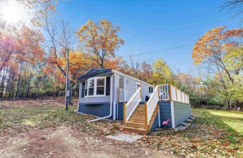 Wild Rose House | Wild Rose Retreat - Hot tub and Lake Access