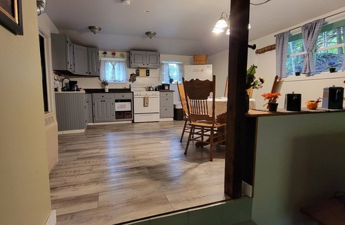 Northfield Cottage | Willow Cottage - A Great Getaway for a Group or Family
