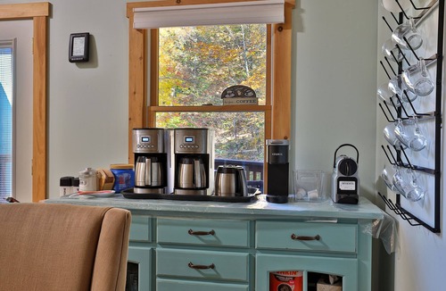 Killington House | Winding Way Chalet: Large Family Ski Home with Amazing Amenities! Hot Tub.