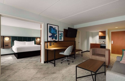 Ashwaubenon Hotel | Wingate by Wyndham Green Bay/Airport