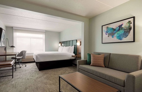 Ashwaubenon Hotel | Wingate by Wyndham Green Bay/Airport