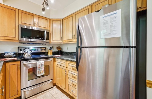 Killington Condo | Wonderful condo located near the pool and hot tub Highridge J6
