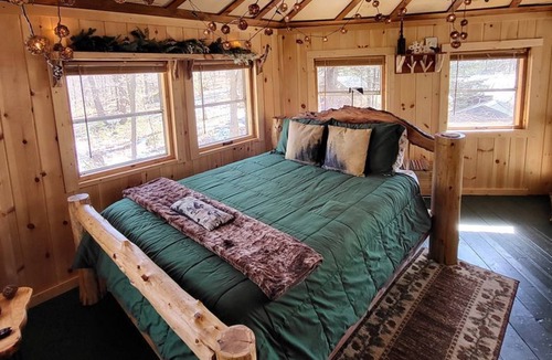 Meacham Cabin | Wonderful Tree House Perfect for a Glamping Getaway in the Adirondack Mountains, New York