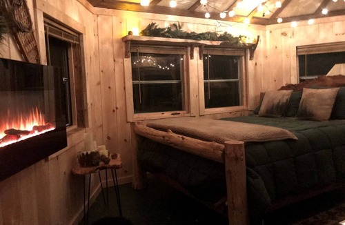 Meacham Cabin | Wonderful Tree House Perfect for a Glamping Getaway in the Adirondack Mountains, New York