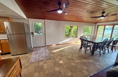 Hamilton House | Woodland Retreat High Above the Mississippi River