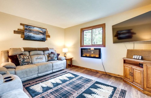 Woodruff House | Woodruff Home w/Lake Access & Pier, Near Town!