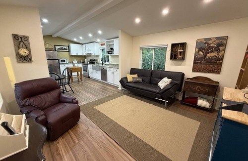 Sweet Home House | Work away from home Comfy 2-bedroom home in Sweet Home