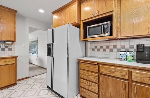 South Tacoma House | World Cup Seattle 2026 Spacious 5BR Sleeps 10 Entire Home 35 Min to Lumen Field!