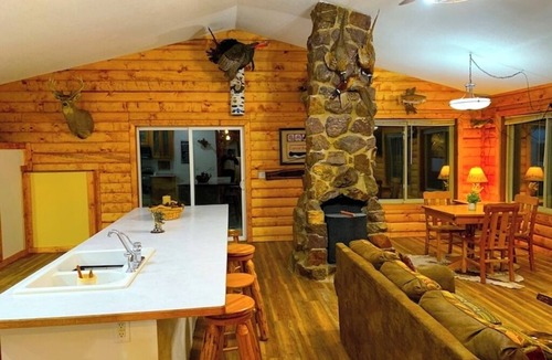 Waterville Cabin | Yellow River Lodge 6-bedroom cabin w/Pool &Hot Tub & Pool Table