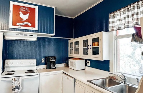 New Braunfels House | York Creek Cottage `The Walheifer Haus`