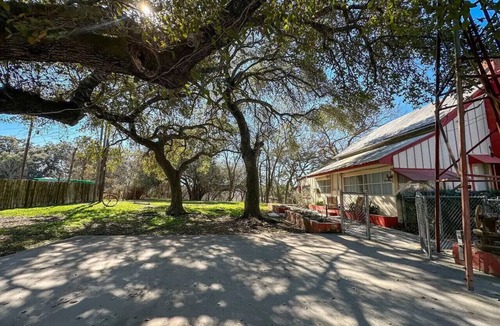 New Braunfels House | York Creek Cottage `The Walheifer Haus`