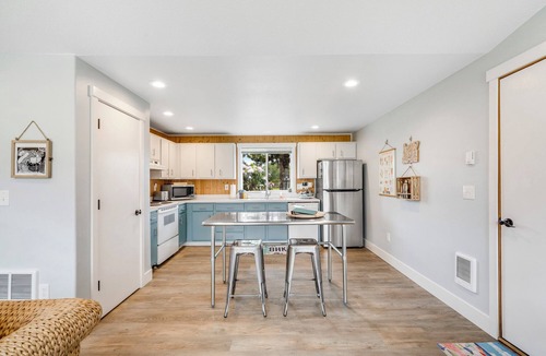 Nehalem Cottage | Your Cozy Beach Stay - Kid, Dog & Wheelchair Friendly